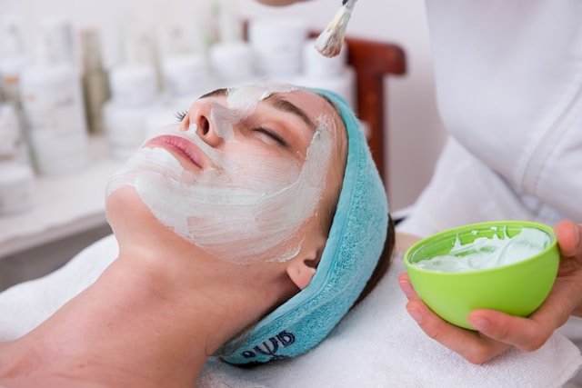 Exploring the Advantages of Facials for Skin Health